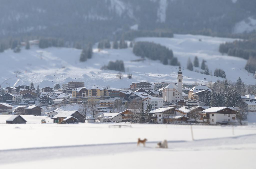 Haus Bergfrieden Hotel Lermoos Luaran gambar