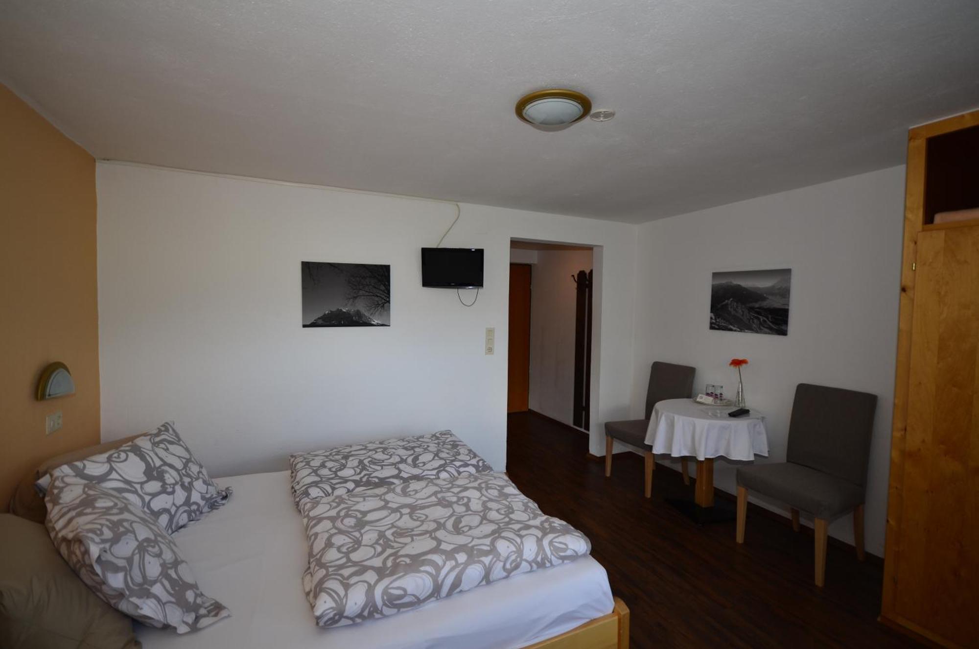 Haus Bergfrieden Hotel Lermoos Bilik gambar