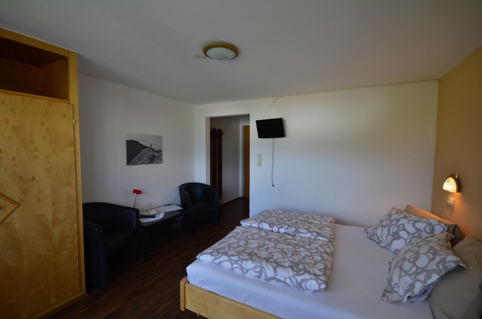 Haus Bergfrieden Hotel Lermoos Bilik gambar
