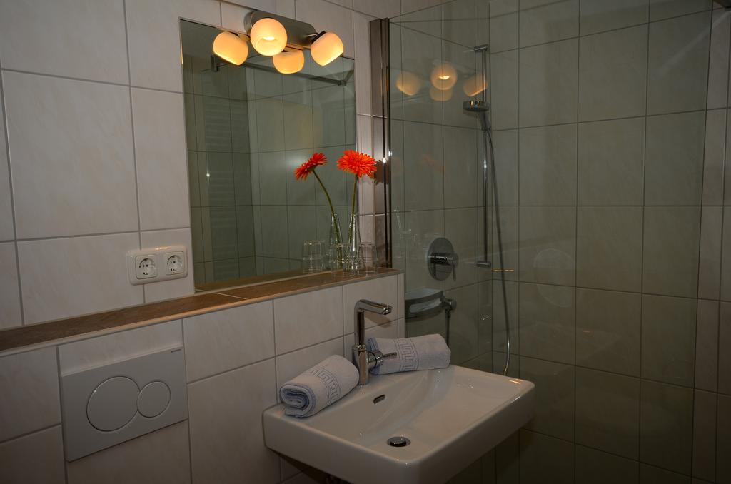 Haus Bergfrieden Hotel Lermoos Luaran gambar